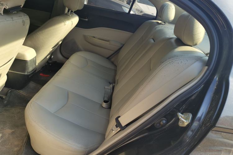 Used Bestune B50 2012 1.6L automatic with sunroof Left Rear Seat