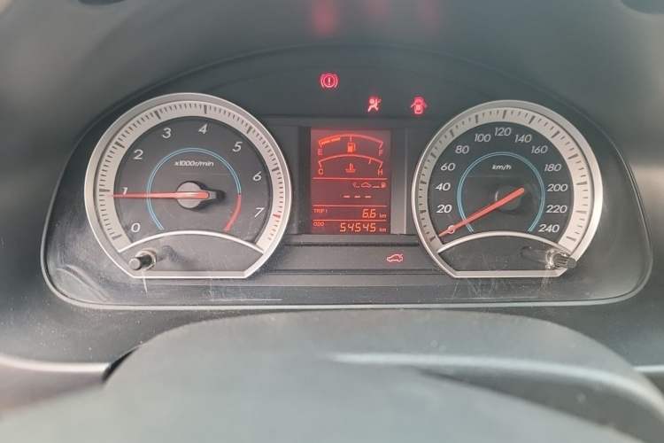 Used Bestune B50 2012 1.6L manual sunroof version Odometer Close Up