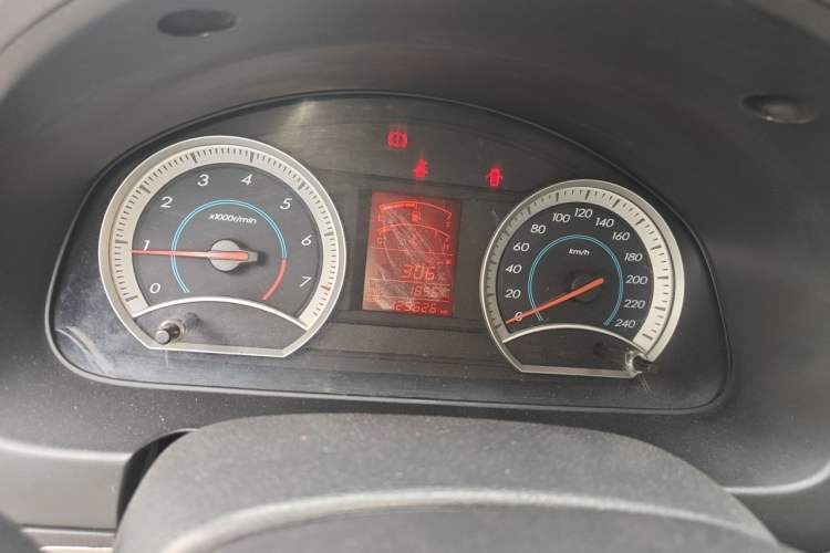 Used Bestune B50 2012 1.6L manual fashion version Odometer Close Up