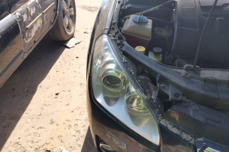 Used Bestune B50 2012 1.6L automatic with sunroof Right Front Headlight