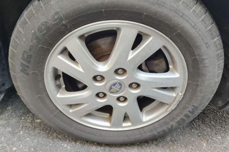 Used Bestune B50 2012 1.6L Manual Limited Edition Right Front Wheel Hub