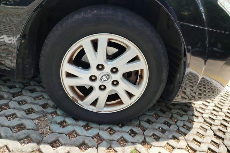 Used Bestune B50 2012 1.6L manual fashion version Right Front Wheel Hub