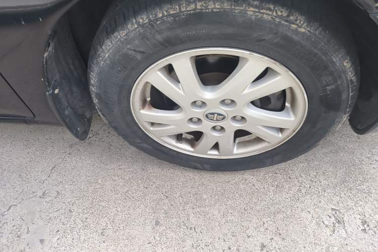 Used Bestune B50 2012 1.6L manual fashion version Right Front Wheel Hub
