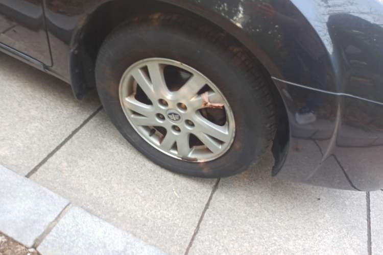 Used Bestune B50 2012 1.6L automatic fashion version Right Front Wheel Hub