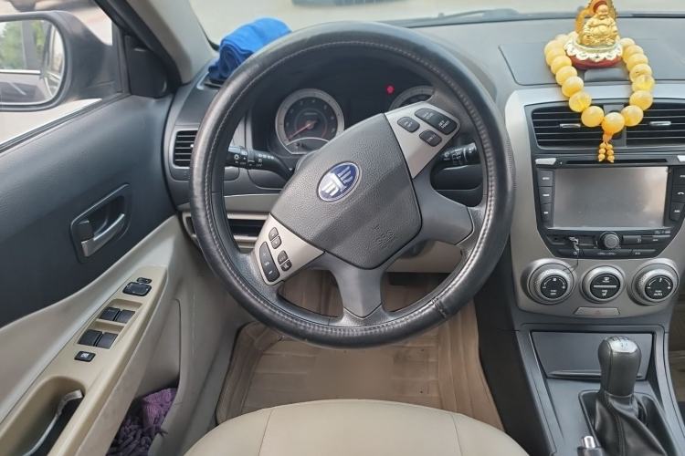 Used Bestune B50 2012 1.6L manual sunroof version Steering Wheel