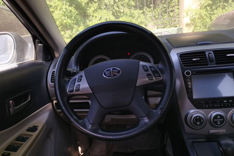 Used Bestune B50 2012 1.6L automatic with sunroof Steering Wheel