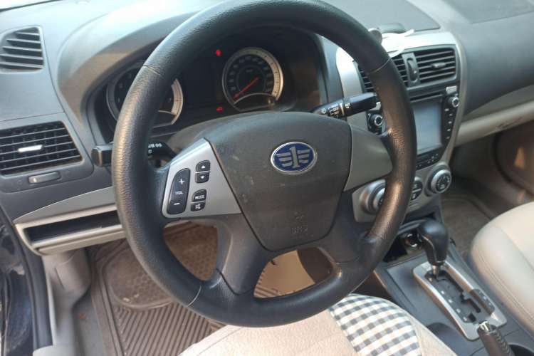 Used Bestune B50 2012 1.6L automatic fashion version Steering Wheel