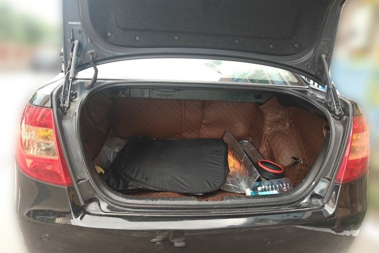 Used Bestune B50 2012 1.6L manual fashion version Trunk