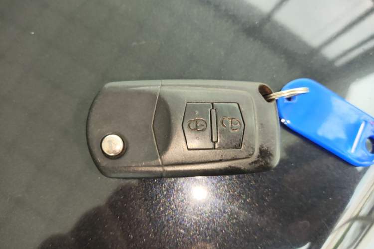 Used Bestune B50 2012 1.6L automatic with sunroof Vehicle Key