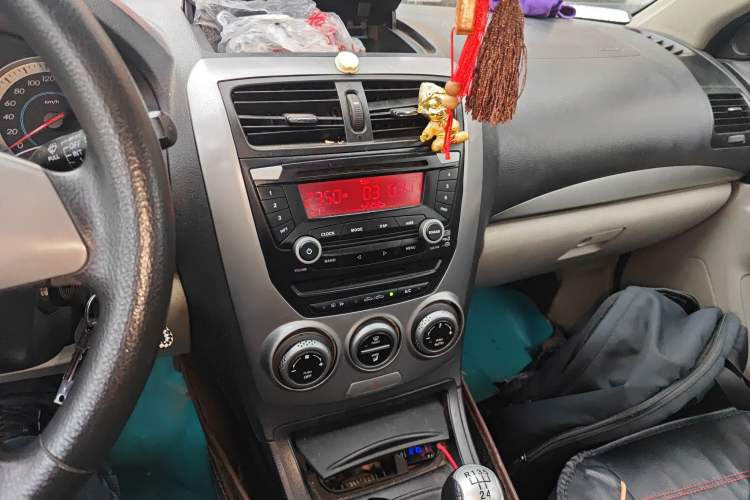 Used Bestune B50 2012 1.6L manual fashion version Audio And AC Panel