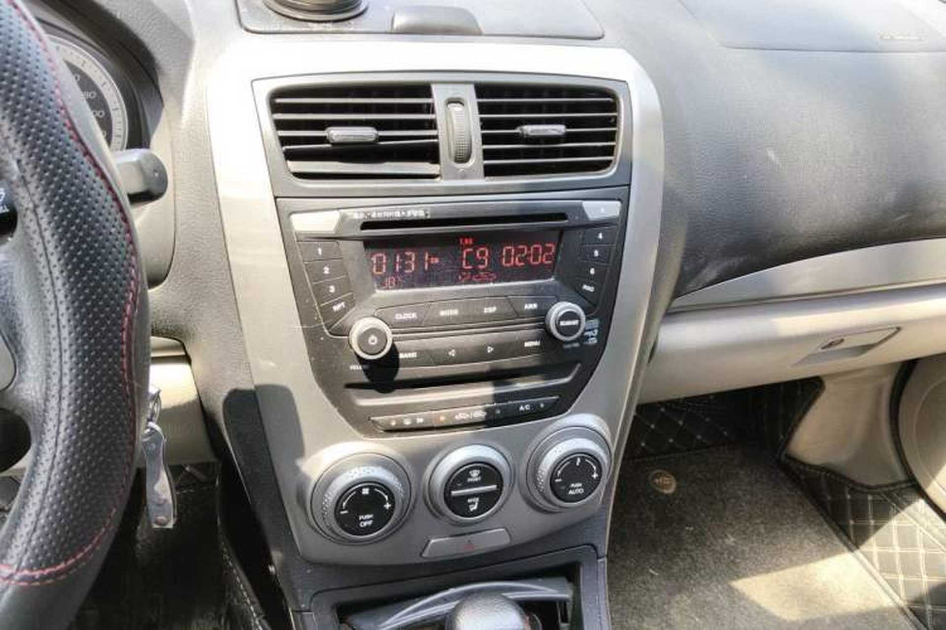 Used Bestune B50 2012 1.6L automatic fashion version Audio And AC Panel