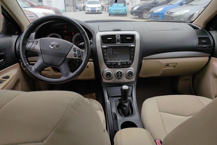 Used Bestune B50 2012 1.6L manual sunroof version Center Console