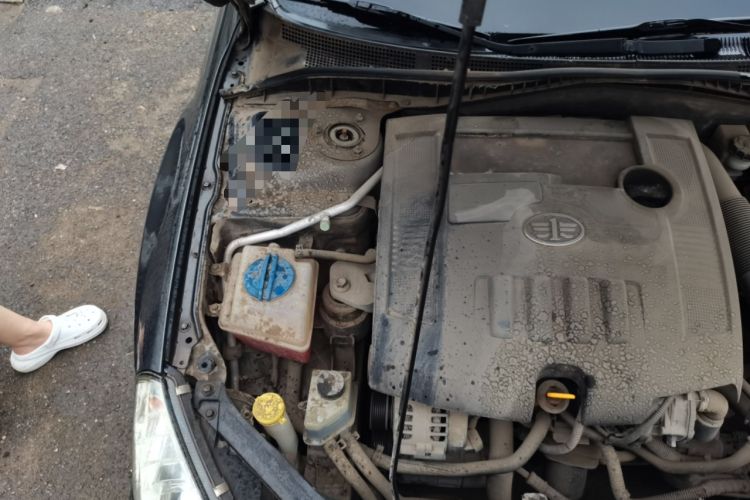 Used Bestune B50 2012 1.6L manual sunroof version Engine Bay Right
