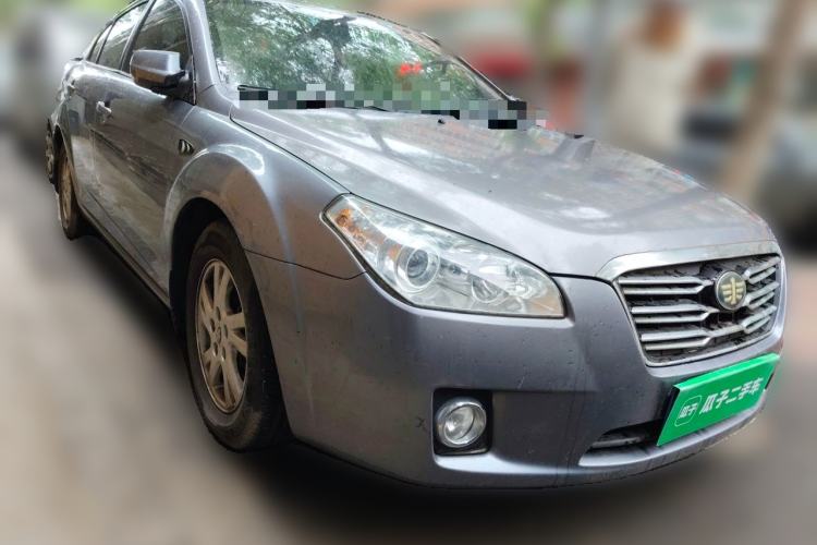 Used Bestune B50 2012 1.6L automatic with sunroof Front Right 45 Deg
