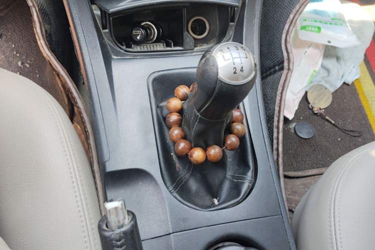 Used Bestune B50 2012 1.6L Manual Prestige Edition Gear Lever