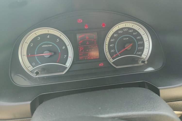 Used Bestune B50 2012 1.6L automatic with sunroof Instrument Cluster