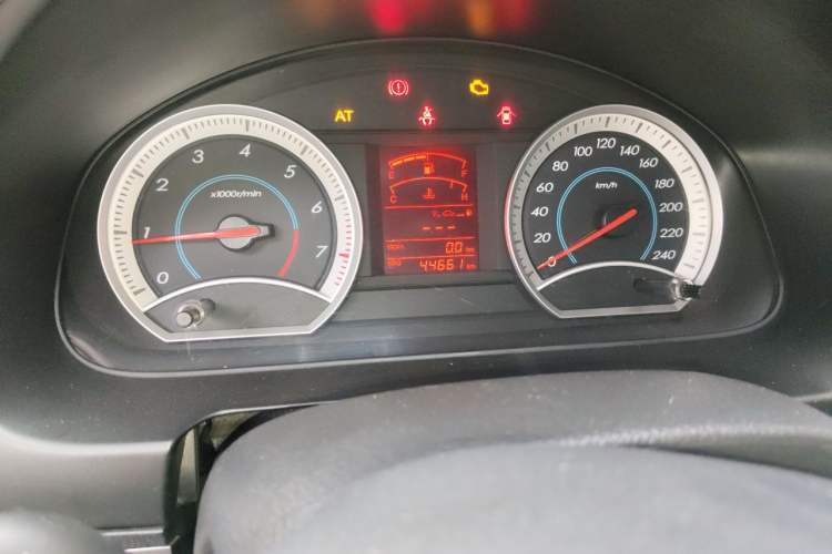 Used Bestune B50 2012 1.6L automatic with sunroof Instrument Cluster