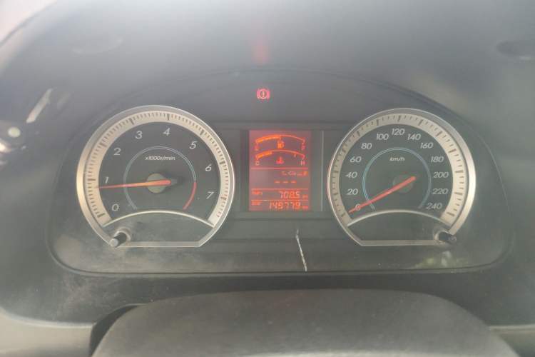 Used Bestune B50 2012 1.6L manual sunroof version Instrument Cluster