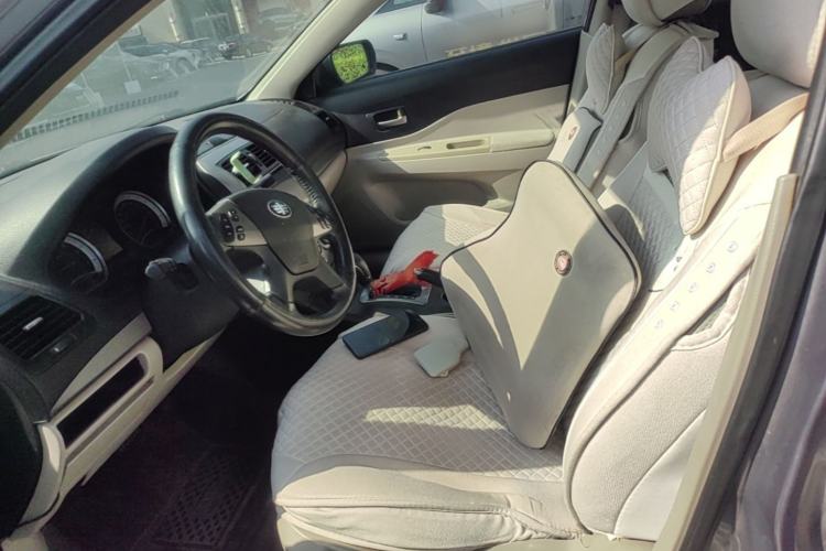 Used Bestune B50 2012 1.6L automatic with sunroof Left Front Seat