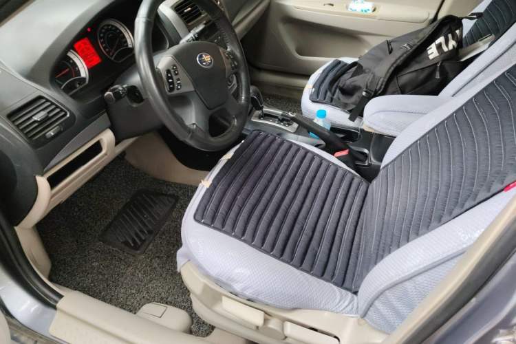 Used Bestune B50 2012 1.6L automatic with sunroof Left Front Seat