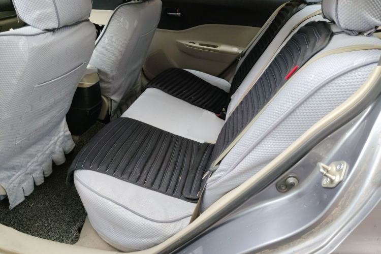 Used Bestune B50 2012 1.6L automatic with sunroof Left Rear Seat