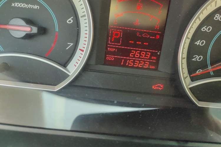Used Bestune B50 2012 1.6L automatic with sunroof Odometer Close Up