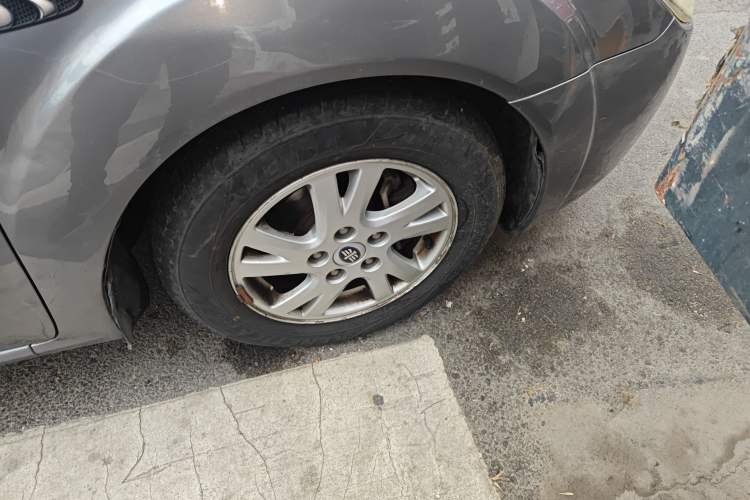 Used Bestune B50 2012 1.6L manual fashion version Right Front Wheel Hub