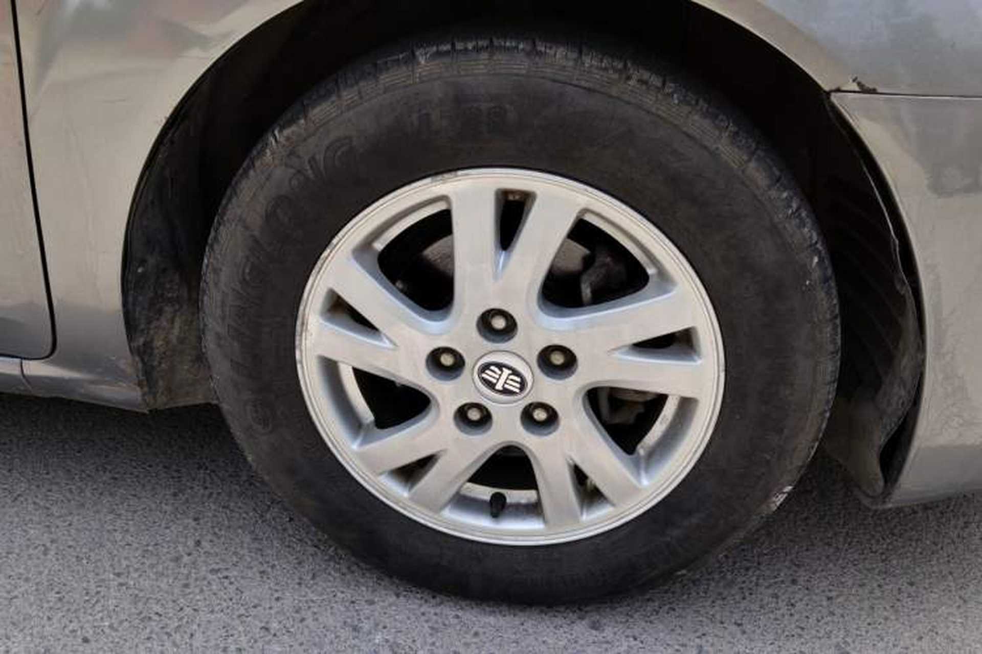 Used Bestune B50 2012 1.6L automatic fashion version Right Front Wheel Hub