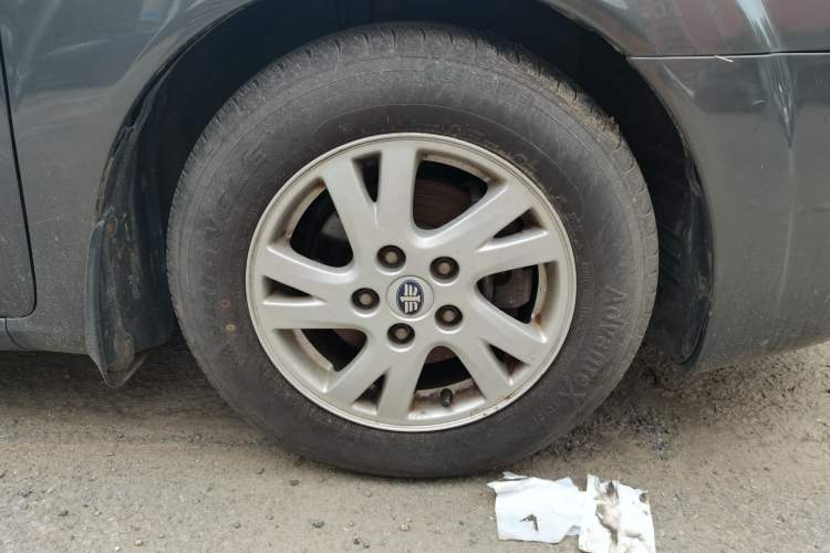 Used Bestune B50 2012 1.6L manual sunroof version Right Front Wheel Hub
