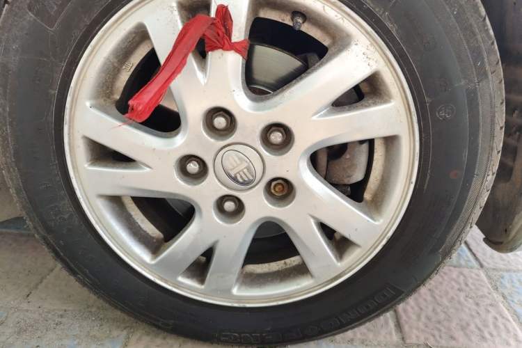 Used Bestune B50 2012 1.6L manual sunroof version Right Front Wheel Hub