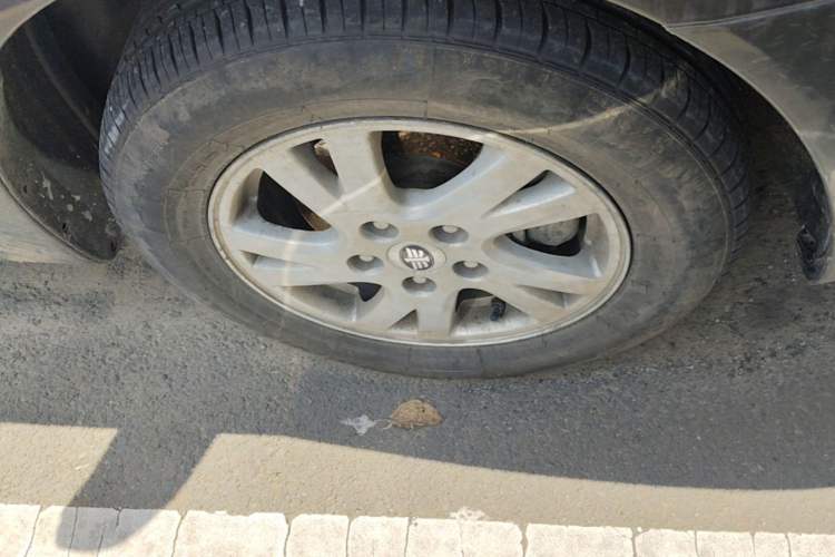 Used Bestune B50 2012 1.6L Manual Prestige Edition Right Front Wheel Hub