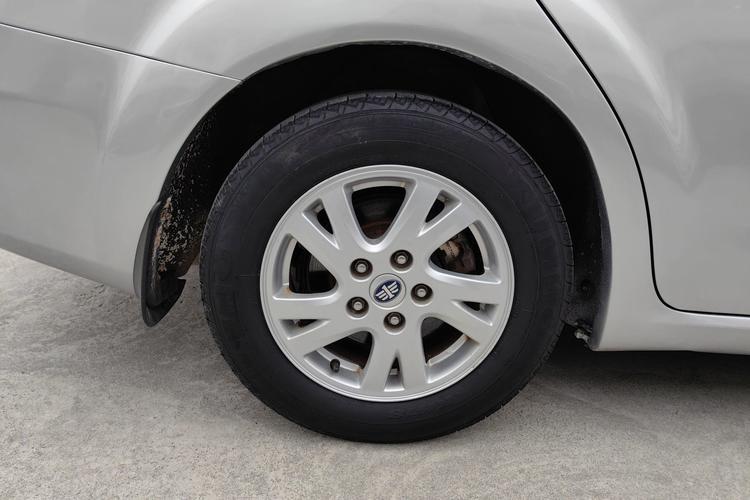 Used Bestune B50 2012 1.6L manual sunroof version Right Rear Wheel Hub