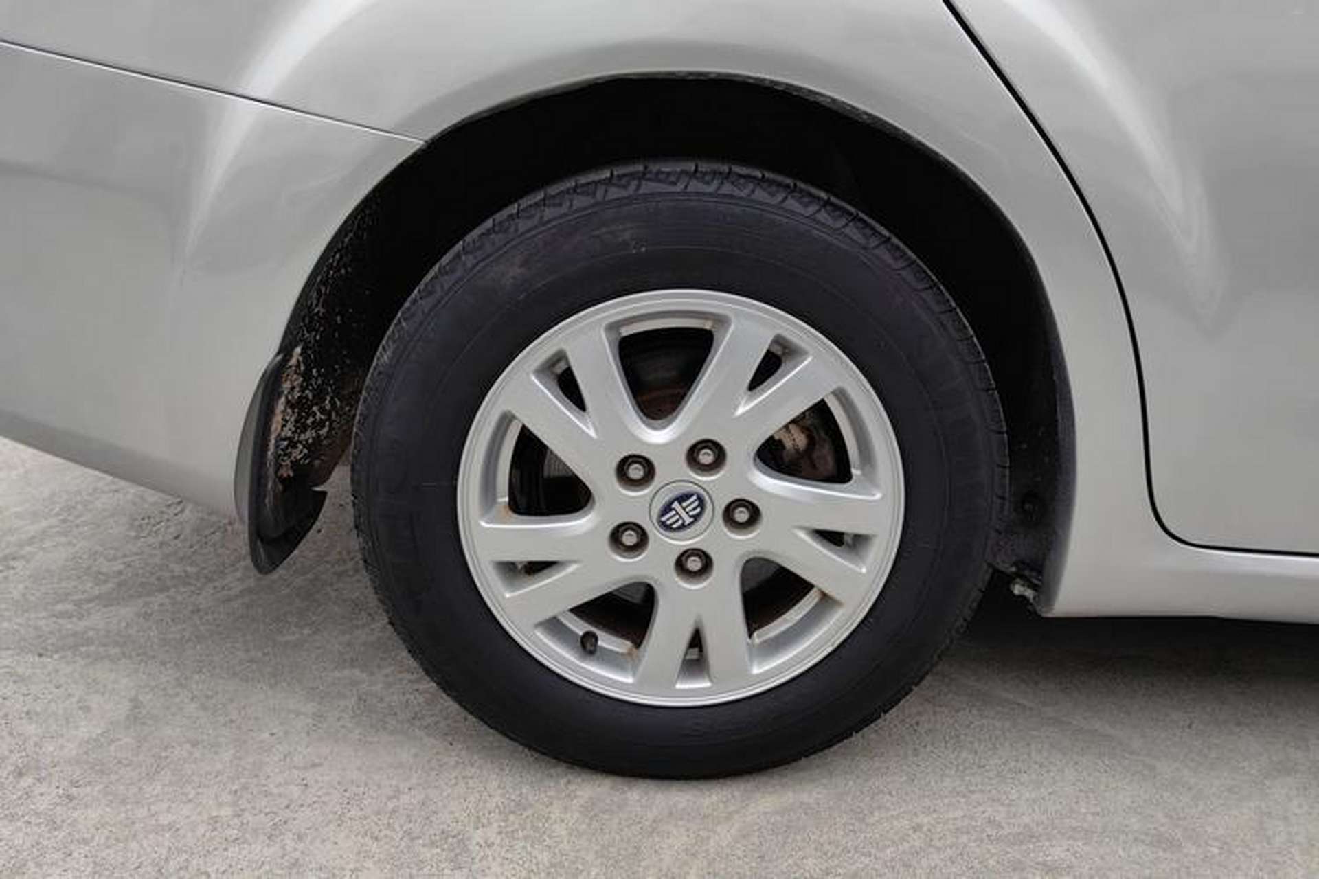 Used Bestune B50 2012 1.6L manual sunroof version Right Rear Wheel Hub