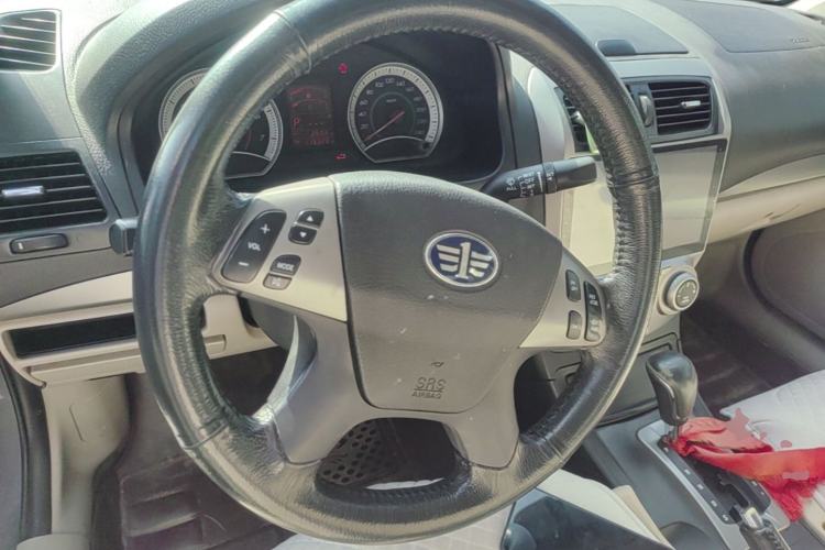 Used Bestune B50 2012 1.6L automatic with sunroof Steering Wheel