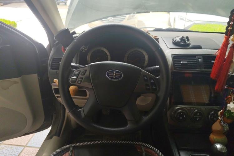 Used Bestune B50 2012 1.6L manual sunroof version Steering Wheel