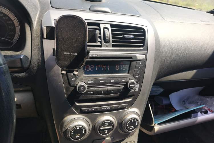 Used Bestune B50 2012 1.6L Automatic Prestige Edition Audio And AC Panel
