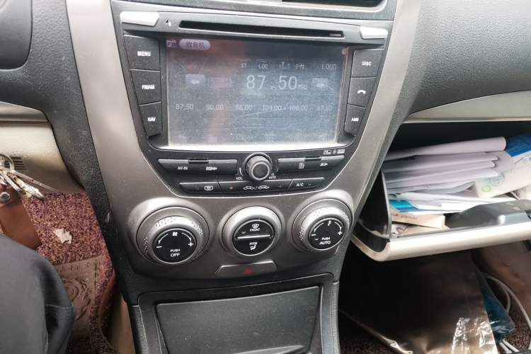Used Bestune B50 2012 1.6L manual fashion version Audio And AC Panel