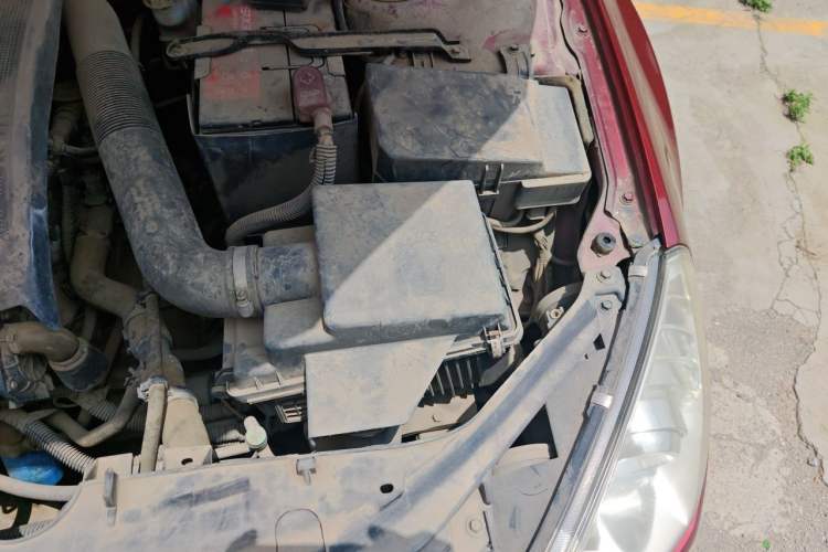 Used Bestune B50 2012 1.6L manual sunroof version Engine Bay Left
