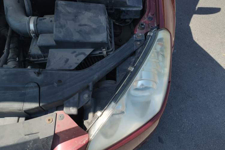 Used Bestune B50 2012 1.6L Automatic Prestige Edition Engine Bay Left