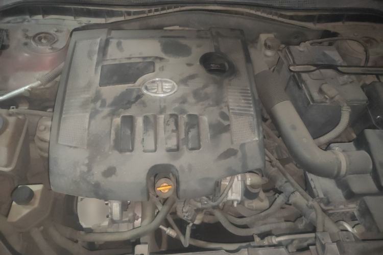 Used Bestune B50 2012 1.6L manual sunroof version Engine Bay