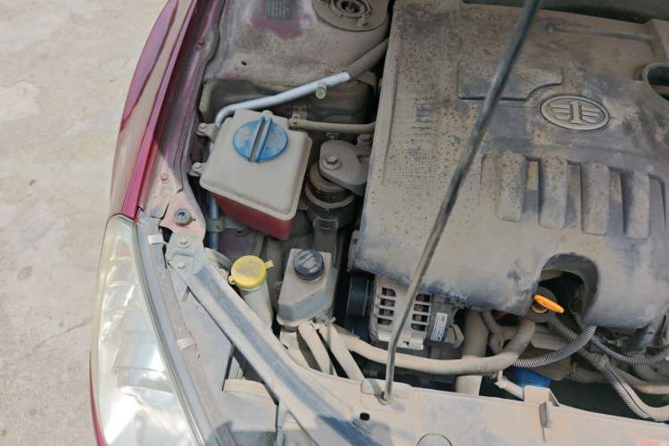 Used Bestune B50 2012 1.6L manual sunroof version Engine Bay Right