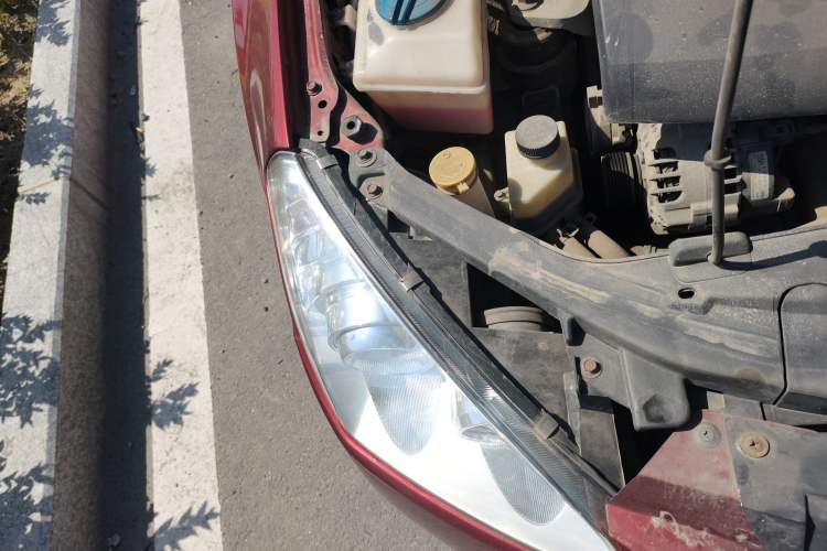 Used Bestune B50 2012 1.6L Automatic Prestige Edition Engine Bay Right
