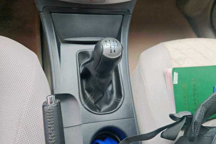 Used Bestune B50 2012 1.6L manual sunroof version Gear Lever