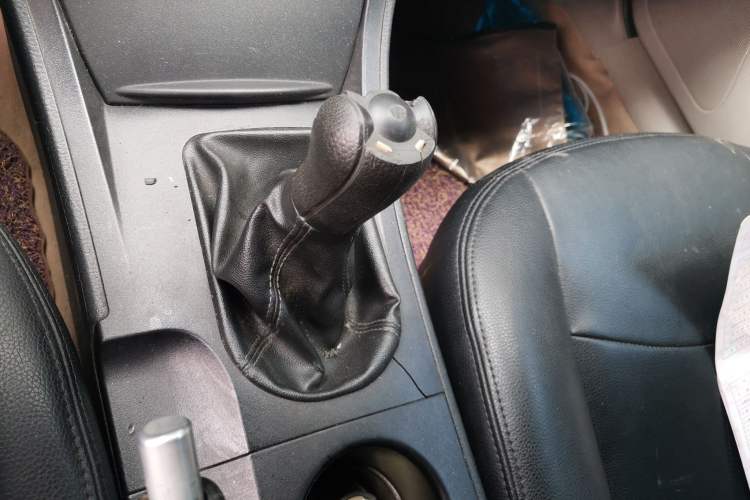 Used Bestune B50 2012 1.6L manual fashion version Gear Lever