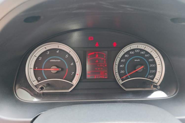 Used Bestune B50 2012 1.6L manual sunroof version Instrument Cluster