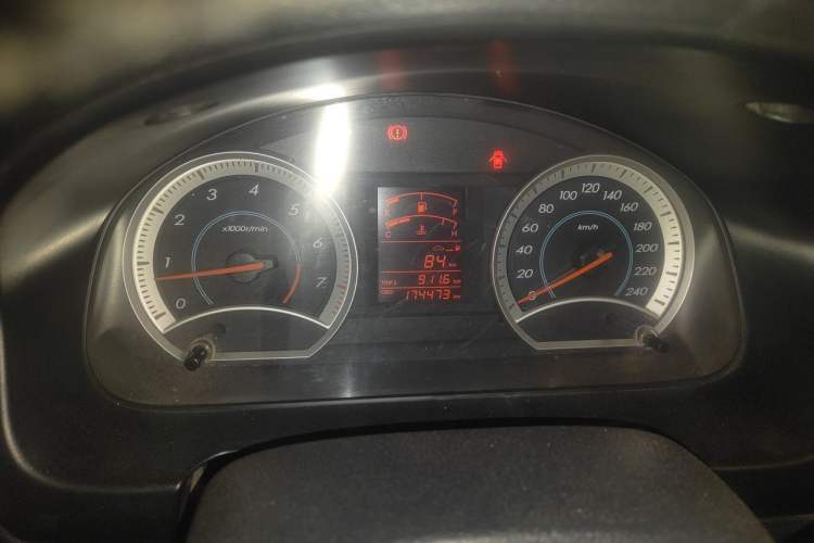 Used Bestune B50 2012 1.6L manual sunroof version Instrument Cluster