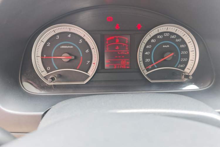 Used Bestune B50 2012 1.6L manual sunroof version Odometer Close Up