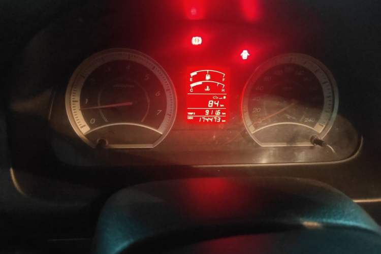 Used Bestune B50 2012 1.6L manual sunroof version Odometer Close Up