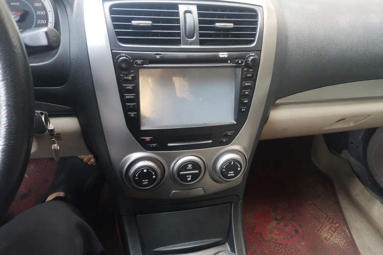 Used Bestune B50 2012 1.6L manual sunroof version Audio And AC Panel
