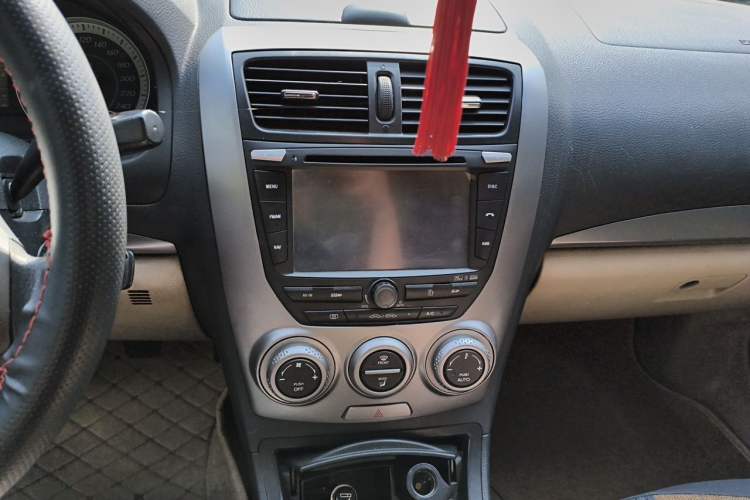 Used Bestune B50 2012 1.6L Manual Limited Edition Audio And AC Panel